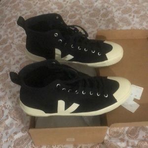 Great condition shoes wore them three times only!